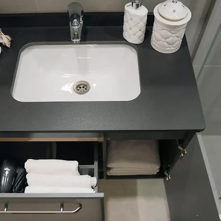 стилен и уютен в центъра Apartment Varna