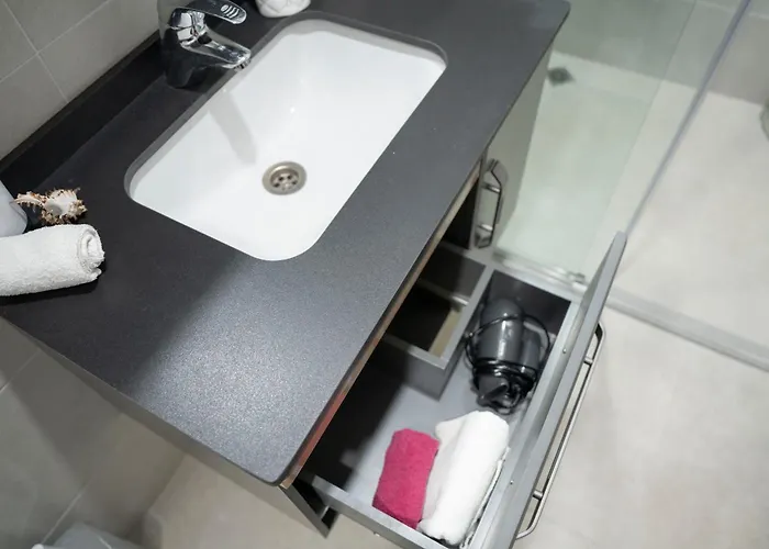 стилен и уютен в центъра *